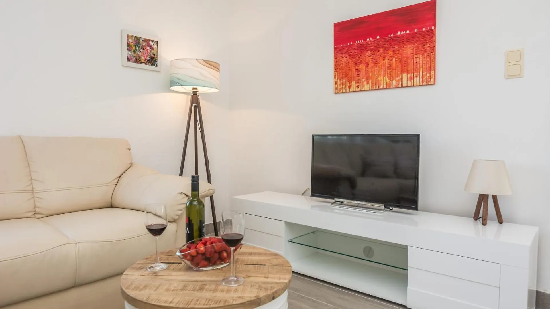 Apartments With A Parking Space Vir - 20354