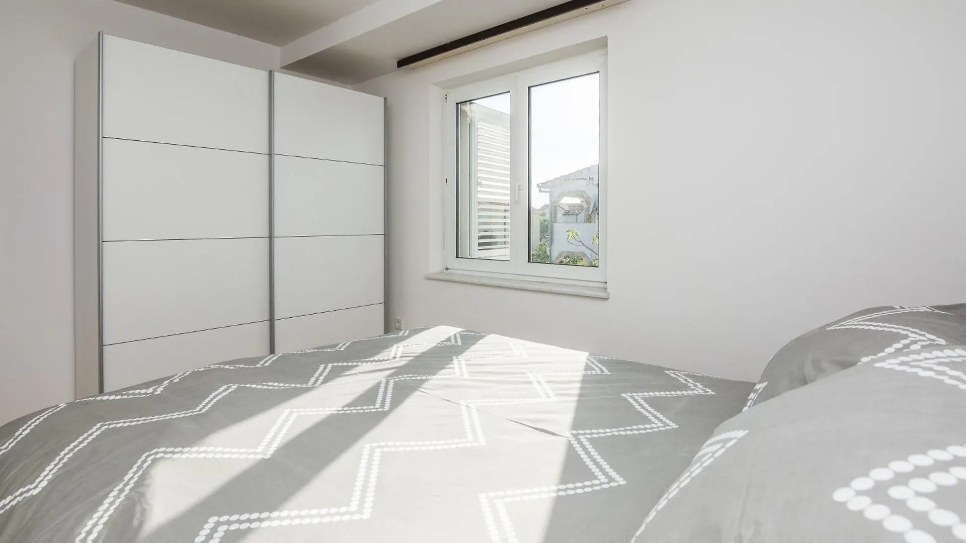 Apartments With A Parking Space Vir - 20354 Croatia
